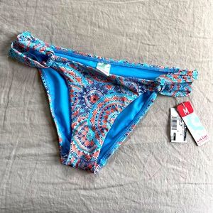 NWT— Cheeky bikini bottoms